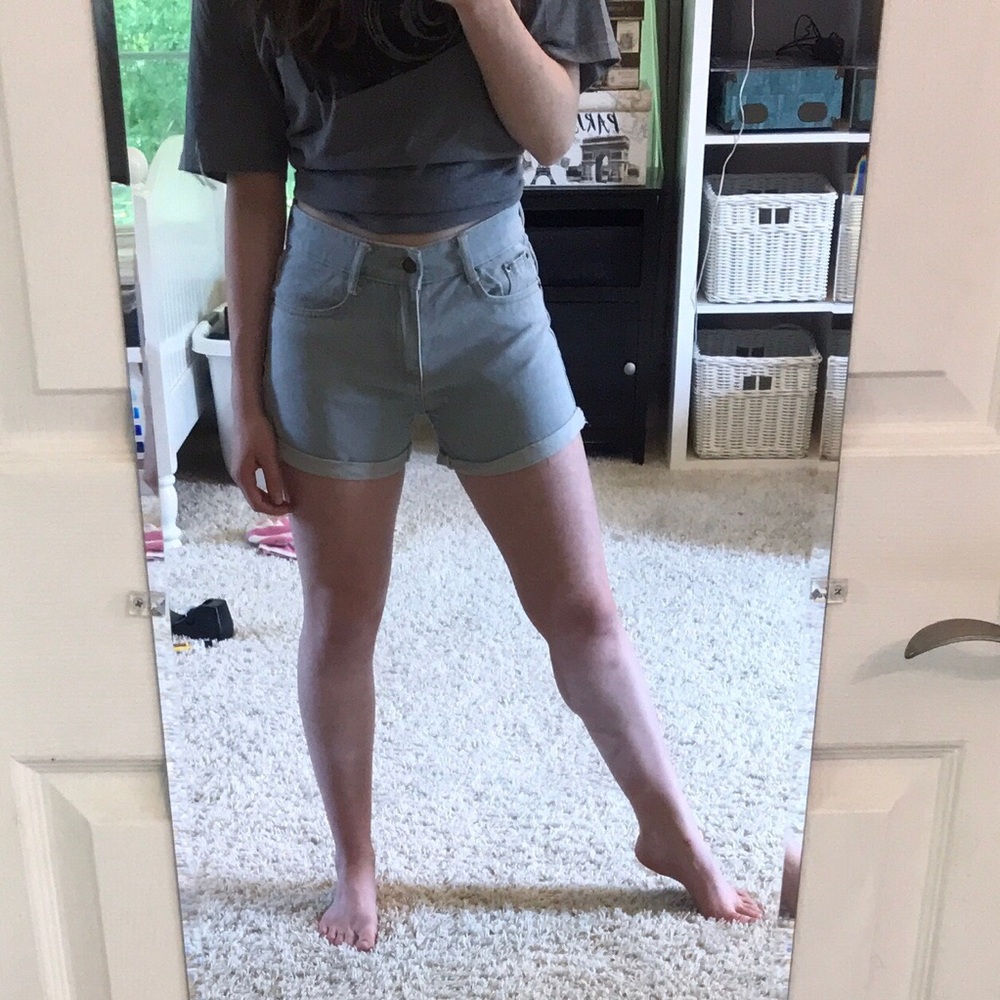 Distressed Denim Shorts - Picture 3 of 4